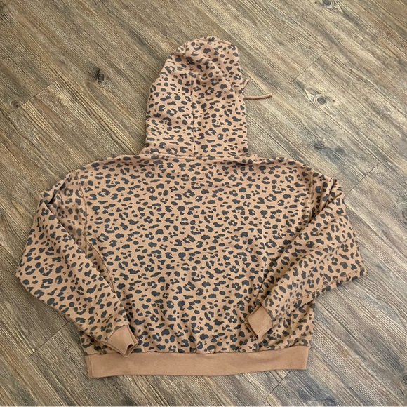 Abercrombie & Fitch‎ Leopard Print Cropped Hooded Sweatshirt Medium - Picture 4 of 4